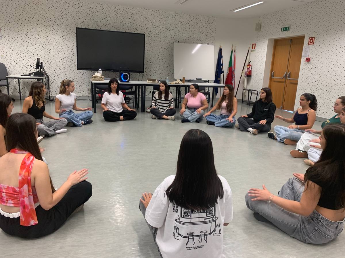 Atividade de ioga para crianças